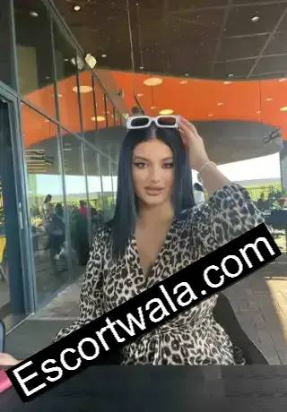 Diya Delhi escort late window in Vaishali EscortWala